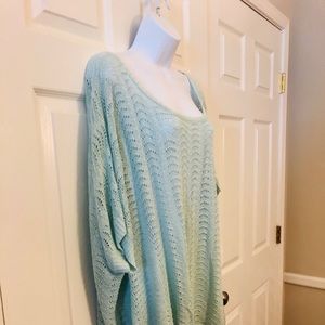 Short sleeve sweater